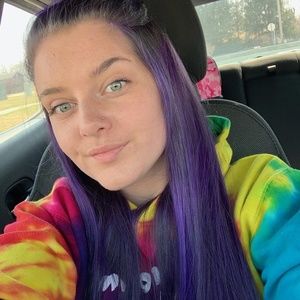 Meet your Posher, Abigail